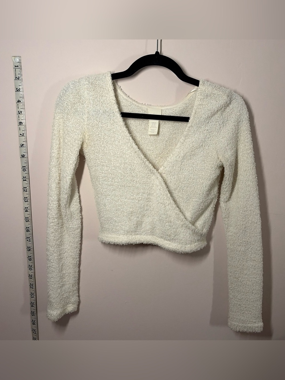 H&M Cream Fuzzy V-Neck Crop Sweater